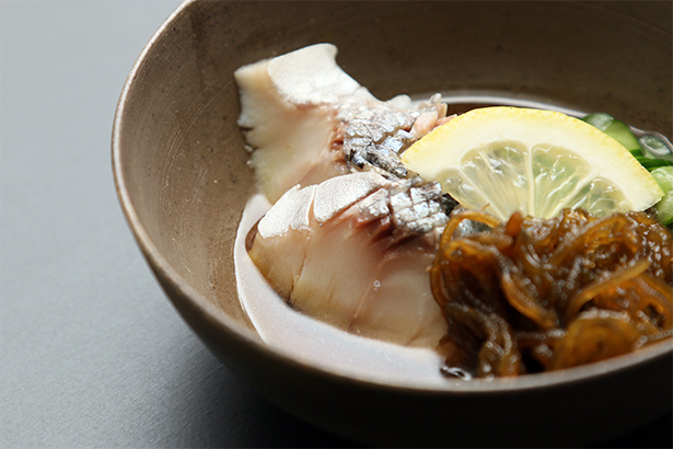 シメサバの酢の物